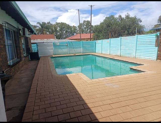 4 BEDROOM HOUSE FOR SALE IN CLAREMONT